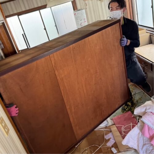粗大ごみの搬出・回収作業