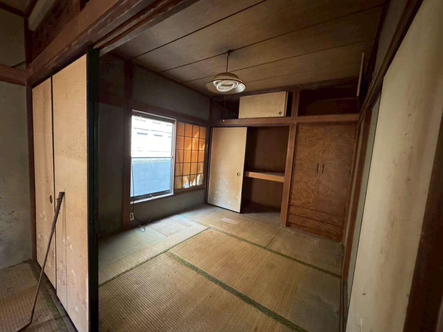 光が差し込むお部屋に