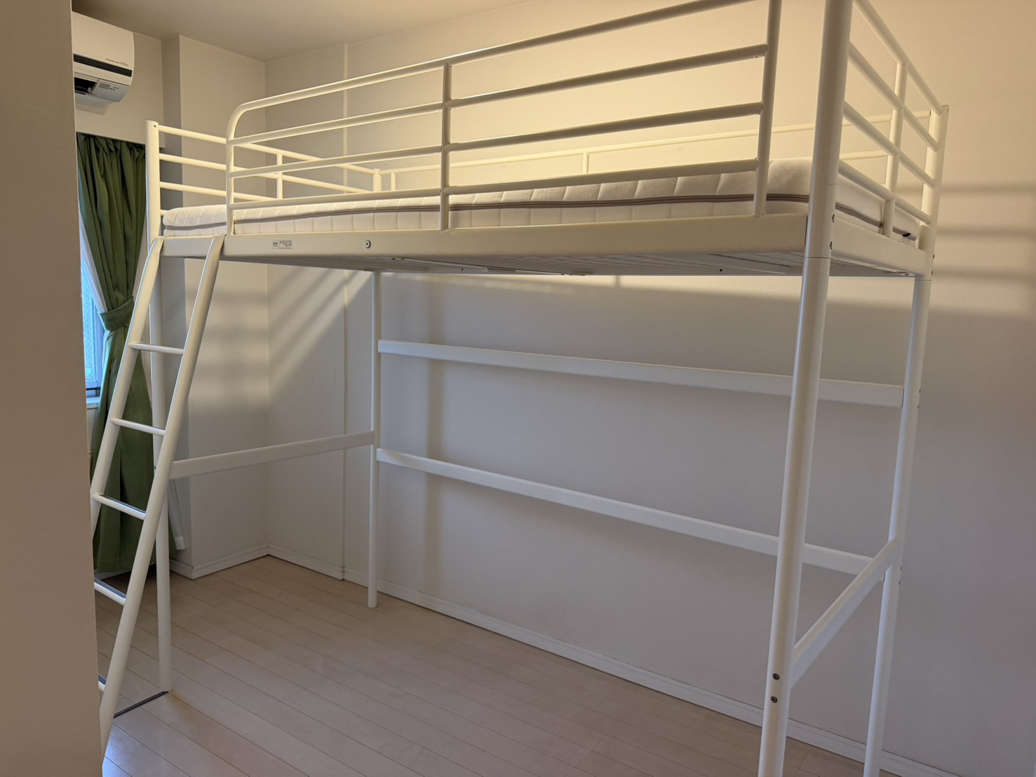 大きな家具無くなってスッキリ