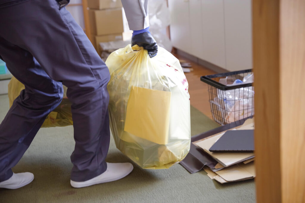 ゴミ屋敷を自力で片付ける手順｜どこから始めるか・業者に頼む判断基準も解説