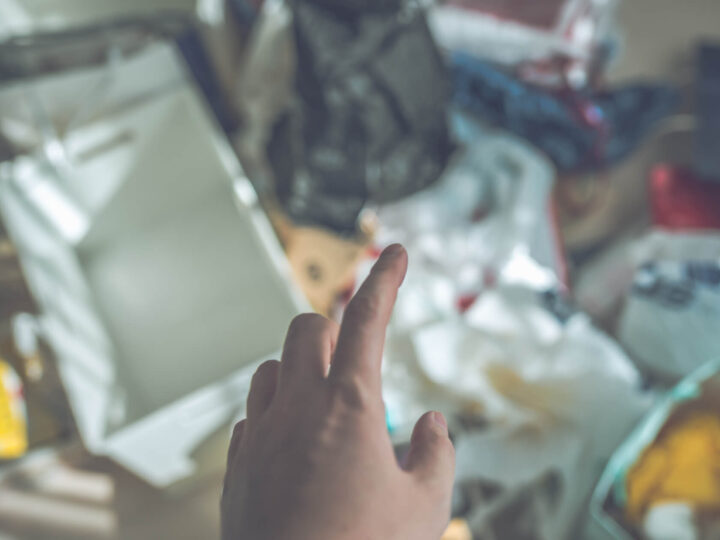 ゴミ屋敷になってしまう人の心理状態とは？抜け出すための具体的な方法も解説