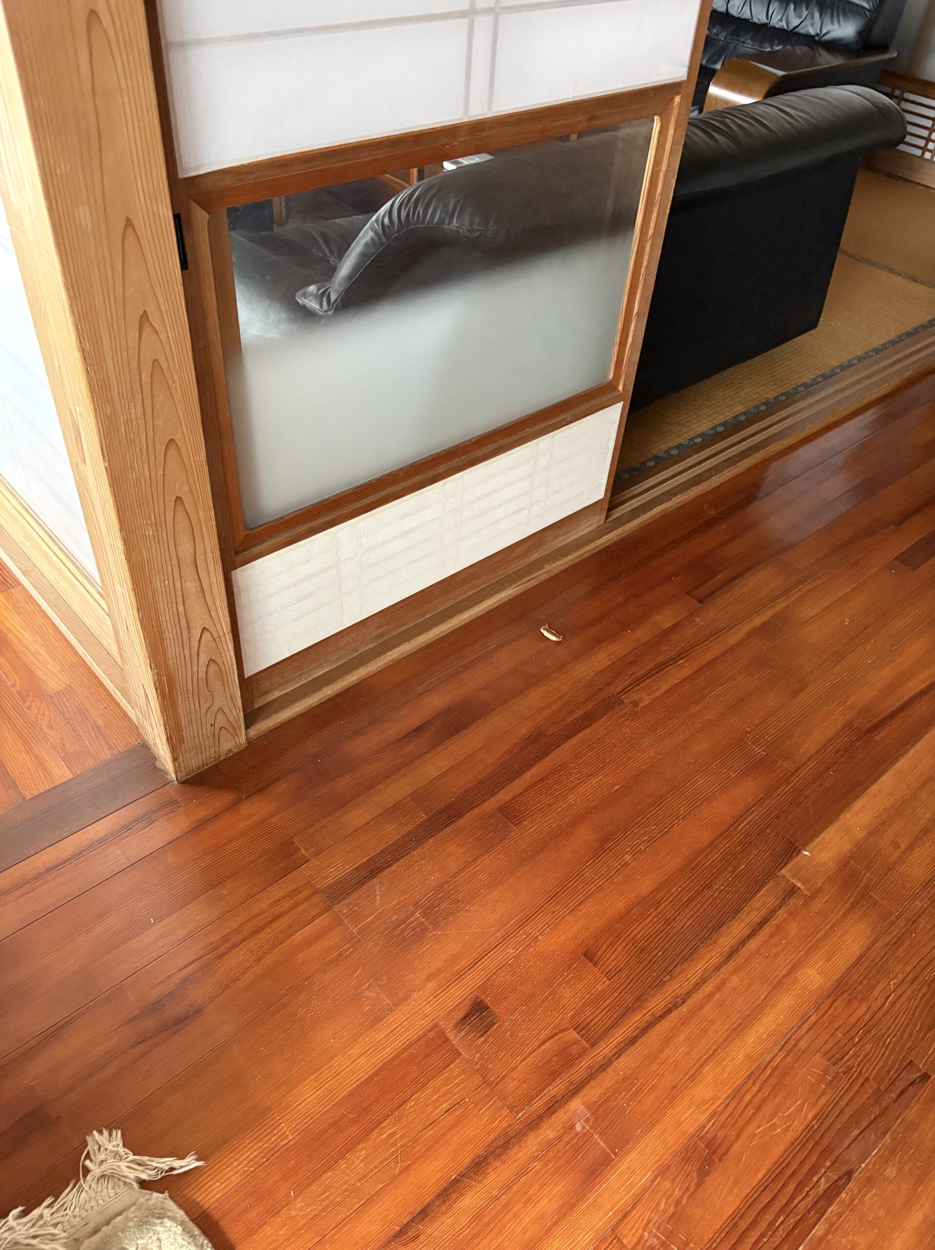 古い贈答品・保管箱の回収作業｜押入れ整理に伴う不用品処分