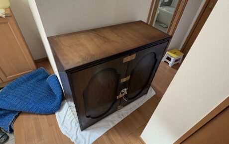 大型木製キャビネット（サイドボード）の回収・搬出作業