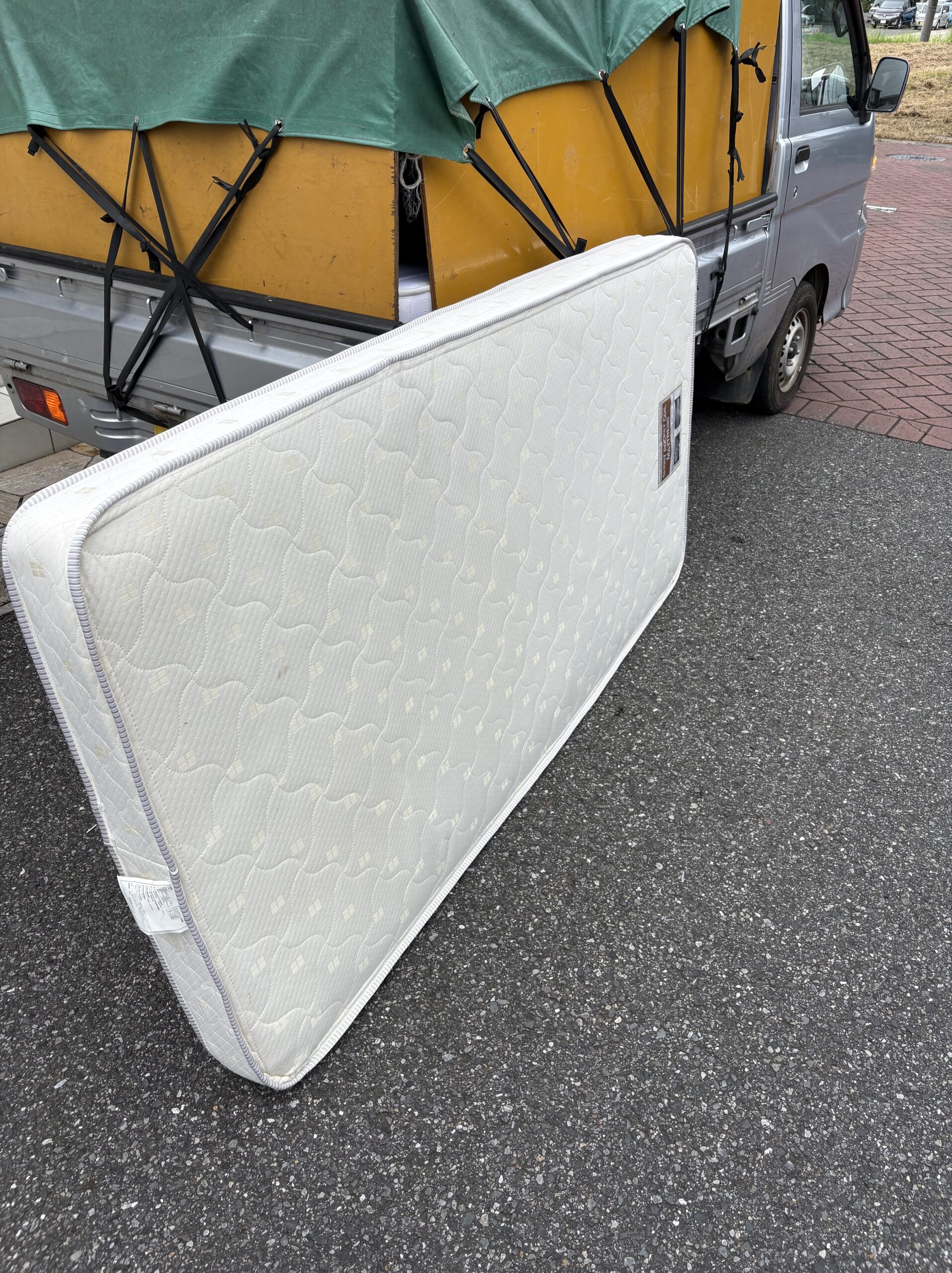 マットレスの不用品回収｜大型家具もスムーズに回収しました